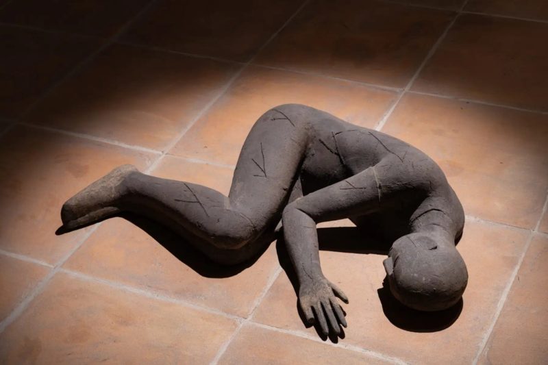 Mimmo Paladino, Dormienti (foto Lorenzo Palmieri)