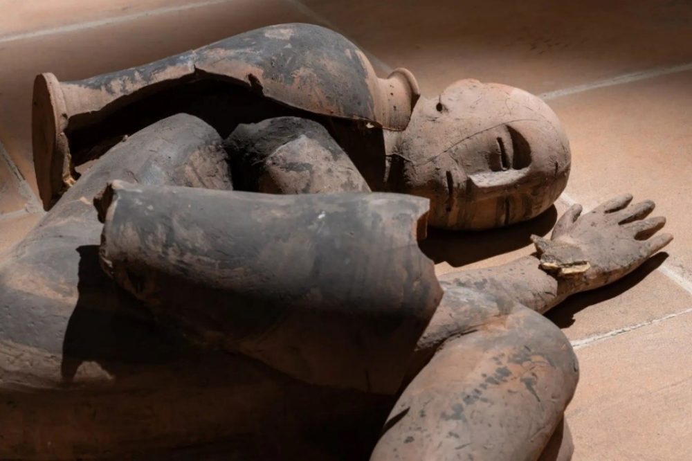 Mimmo Paladino, Dormienti (foto Lorenzo Palmieri)