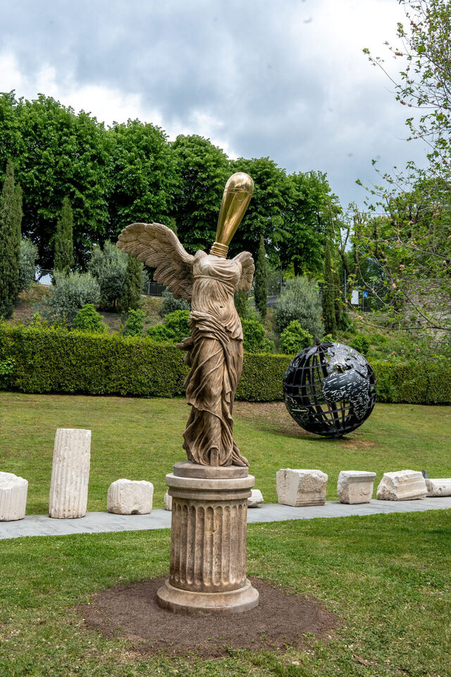 Francesco Vezzoli, Nike Metafisica, courtesy Fondazione Brescia Musei