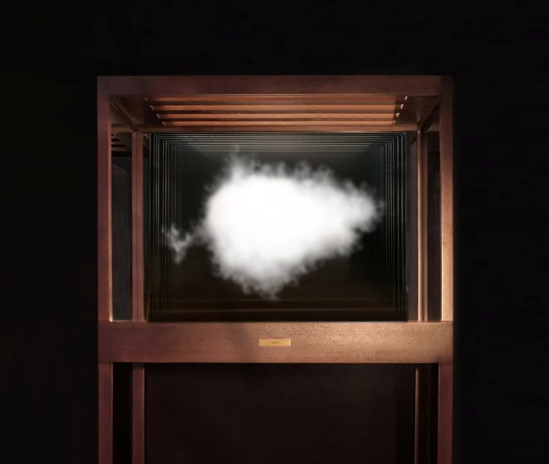 Leandro Erlich, The Cloud - Uve, 2021, vetro extra chiaro, inchiostro di ceramica, stampa digitale, cm. 175X91x50, Collezione privata, Courtesy of Leandro Erlich Studio