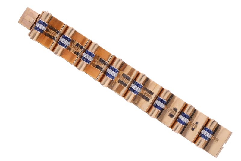 Lotto 39, bracciale con zaffiri e diamanti in oro bicolore 750, con diamanti taglio brillante per circa 2 carati totali, zaffiri di forma quadrata taglio a gradini e punzone CIF-Carlo Illario & F.lli, da 11.000 euro. Affide