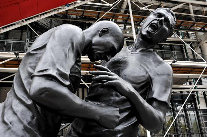 La "testata" di Zinedine Zidane a Marco Materazzi alla finale dei Mondiali di calcio del 2006 in Germania, opera dell’opera dell’artista Abdel Abdessemed