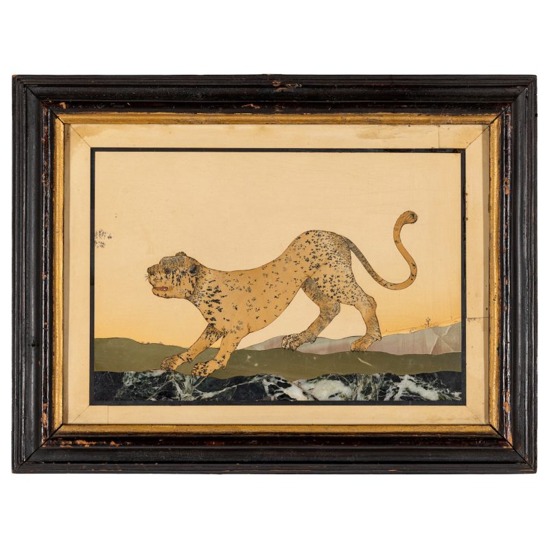 Lotto 119 PLACCA IN PIETRA PAESINA E MARMI COMMESSI, TOSCANA, XVII-XVIII SECOLO Raffigurante felino, monta entro cornice antica in legno ebanizzato. Cm 16x22. Cornice, cm 21x27,5. Aggiudicazione: € 7.190 Wannenes