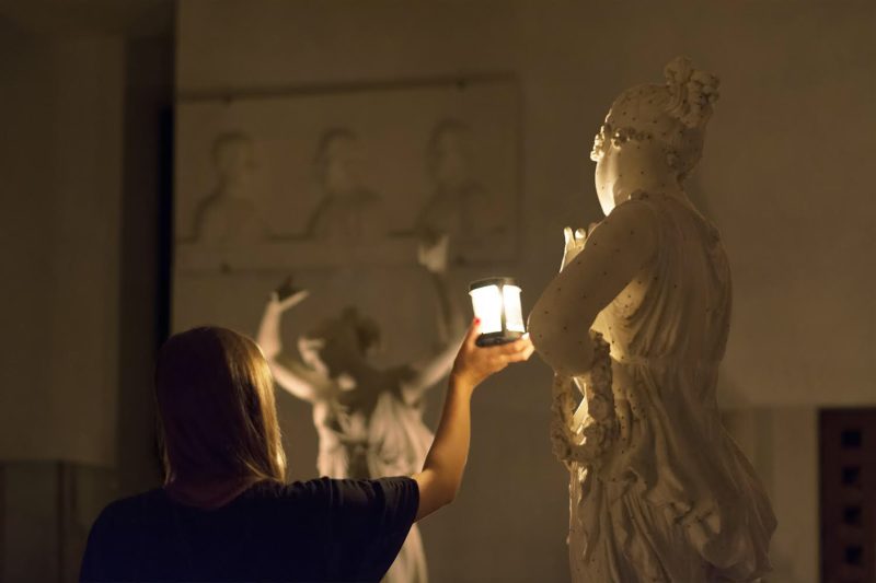 Canova a lume di candela foto Lino Zanesco