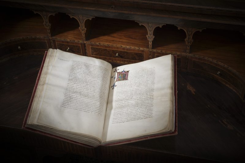 Libri e Manoscritti 25, 26 febbraio 2026Lotto 101 Il manoscritto ritrovato della principessa Ippolita Maria Sforza. TITO LIVIO. (59 a.C - 17 d.C.) - AB URBE CONDITA. PRIMA DECADE. Manoscritto miniato su pergamena, metà del XV secolo. Stima € 280.000 - € 350.000 Venduto € 537.600 Courtesy Il Ponte Casa d'Aste