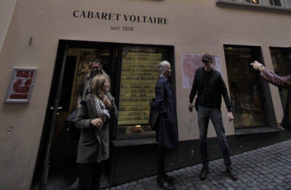 Cabaret Voltaire, il piccolo locale di Spiegelgasse dove nacque il Dadaismo nel febbraio 1916