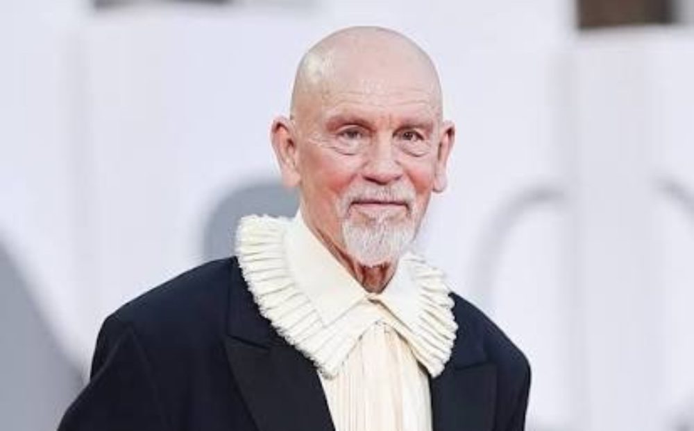 John Malkovich monumentale a Venezia