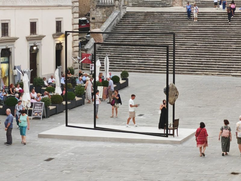 Alicja Kwade, Paraposition, Todi