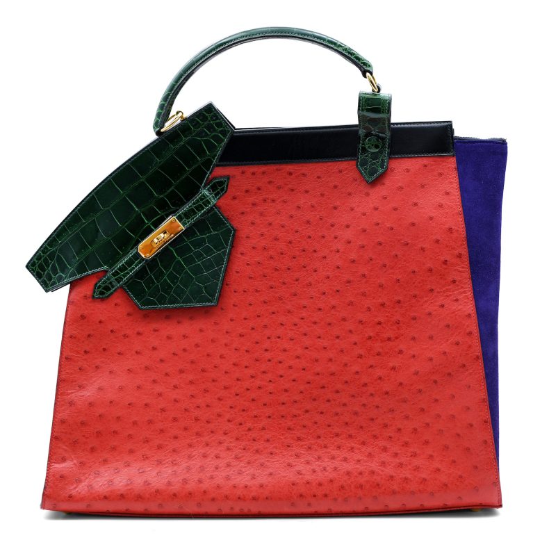 Lotto 263HERMÈS Borsa tote Himalaya Symbiose in pelle di struzzo color rosso con inserti in pelli di vari colori, hardware color oro, tracolla rimovibile, chiavi, lucchetto e dust bag (cm 42x37) Venduto € 17.920 Courtesy Il Ponte Casa d'Aste