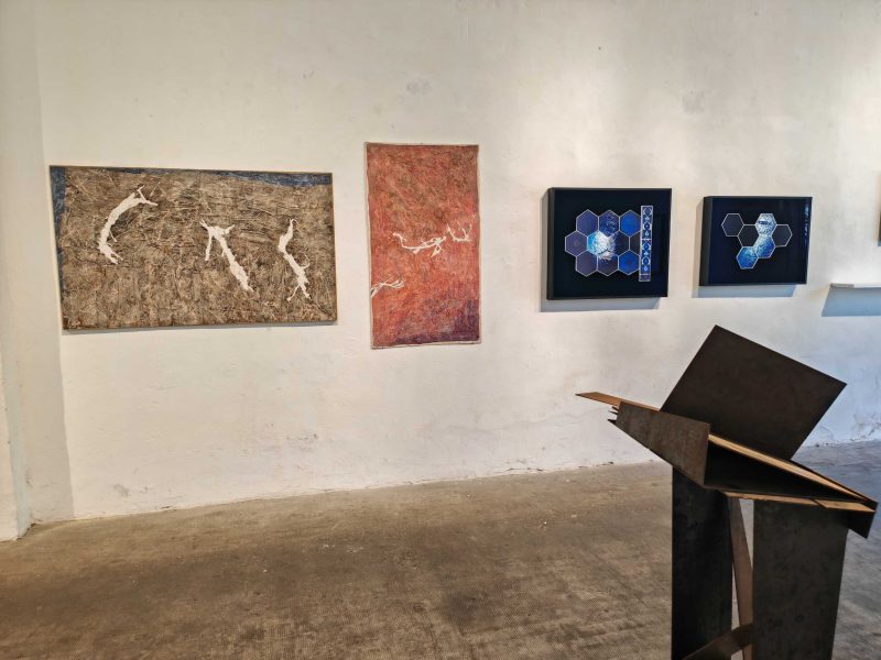 PIAZZA DUOMO. Occasioni d'incontro. Tributo a Piero Cavellini, Galleria Giovanni Bonelli, Pietrasanta