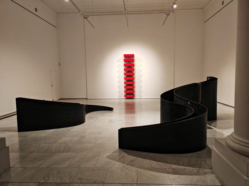 Tapta meets Judd, Musées royaux des Beaux-Arts de Belgique, Bruxelles