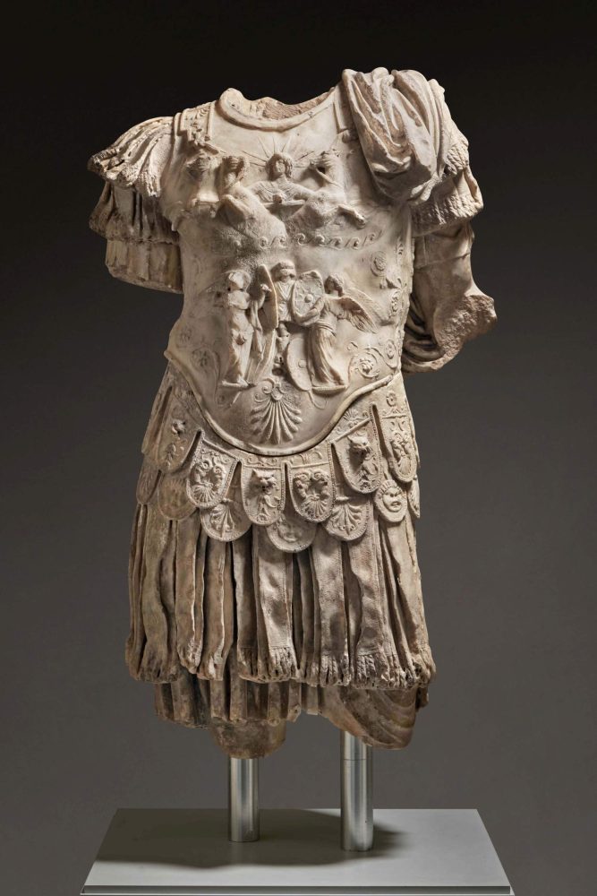 Il torso marmoreo di imperatore, nuovo record per un'antichità romana